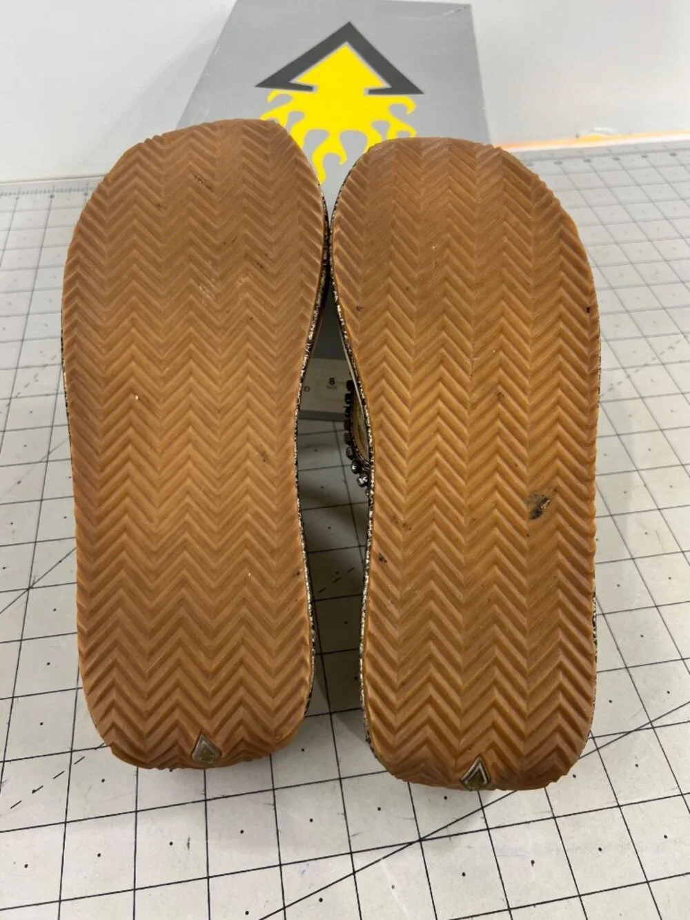 Volatile Women’s Rhinestone-Embellished Wedge Sandals Size 8 Snake Print Platfor - Picture 6 of 6